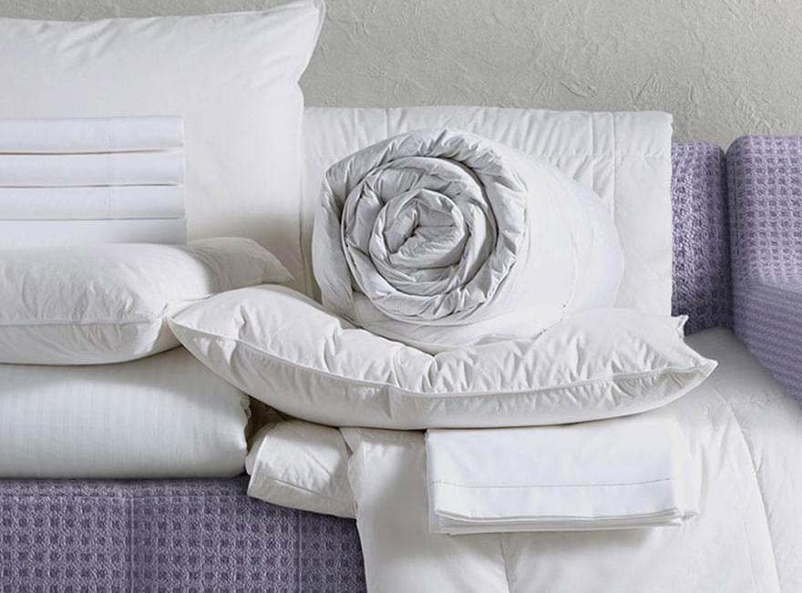 http://www.whotelsthestore.com/images/products/lrg/w-hotels-bedding-sets_lrg.jpg