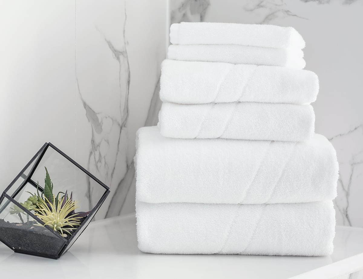 https://www.whotelsthestore.com/images/products/xlrg/w-hotels-angle-towel-sets-WHO-320-01-SET_xlrg.jpg