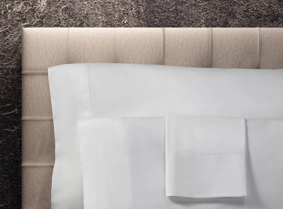 https://www.whotelsthestore.com/images/products/xlrg/w-hotels-pillowcases-WHO-105-BLD-300-WH_xlrg.jpg